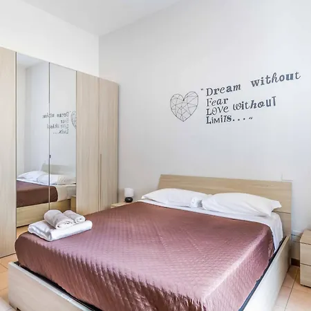 Apartment Domusmi San Gregorio 10 Milan